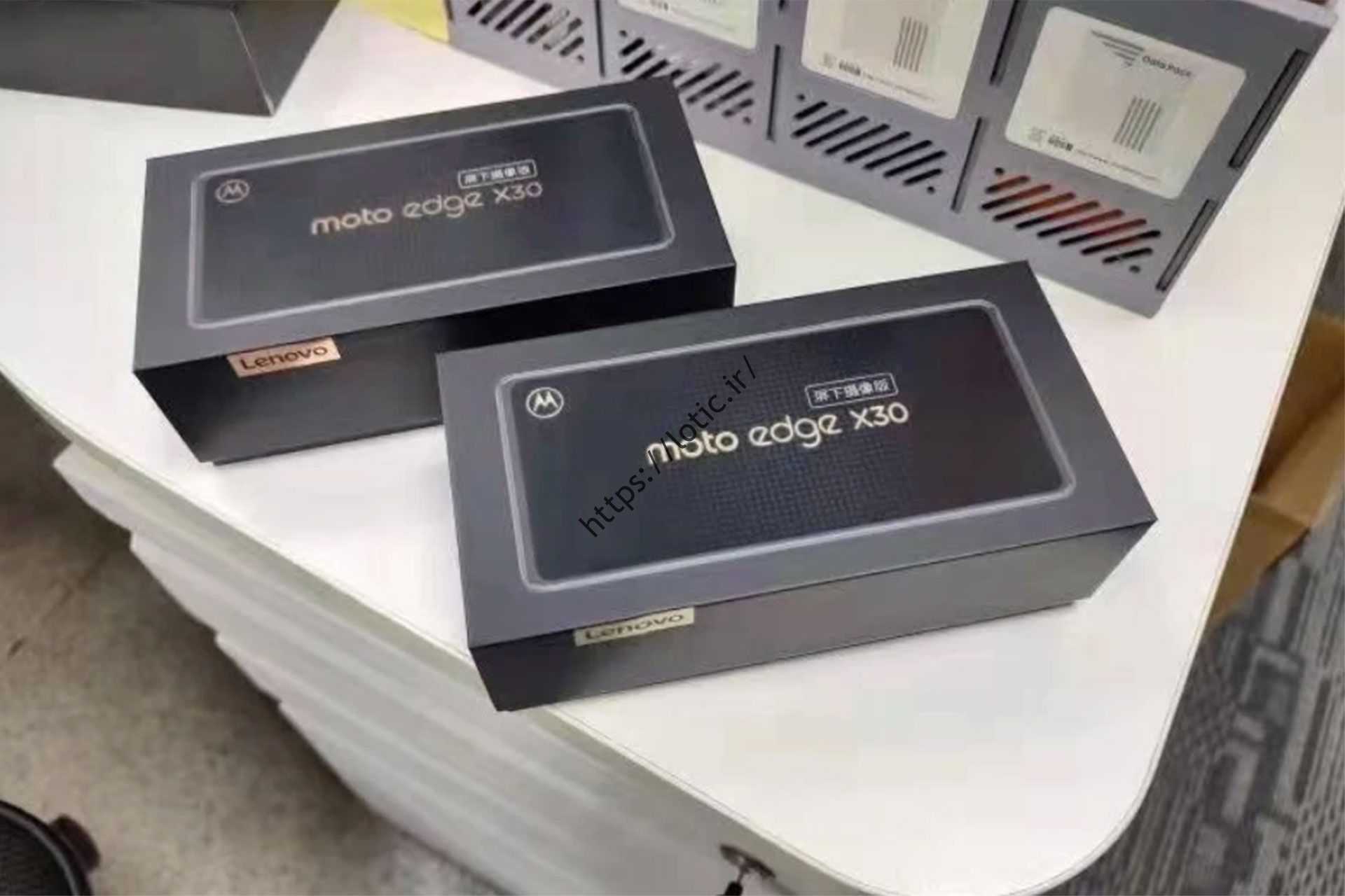 بسته بندی جعبه Moto Edge X30 نسخه دوربین زیر صفحه نمایش
